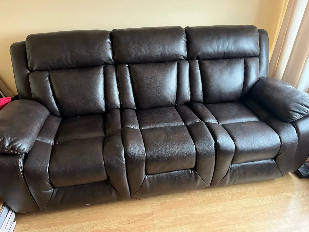 Brown leather couch - Image 1