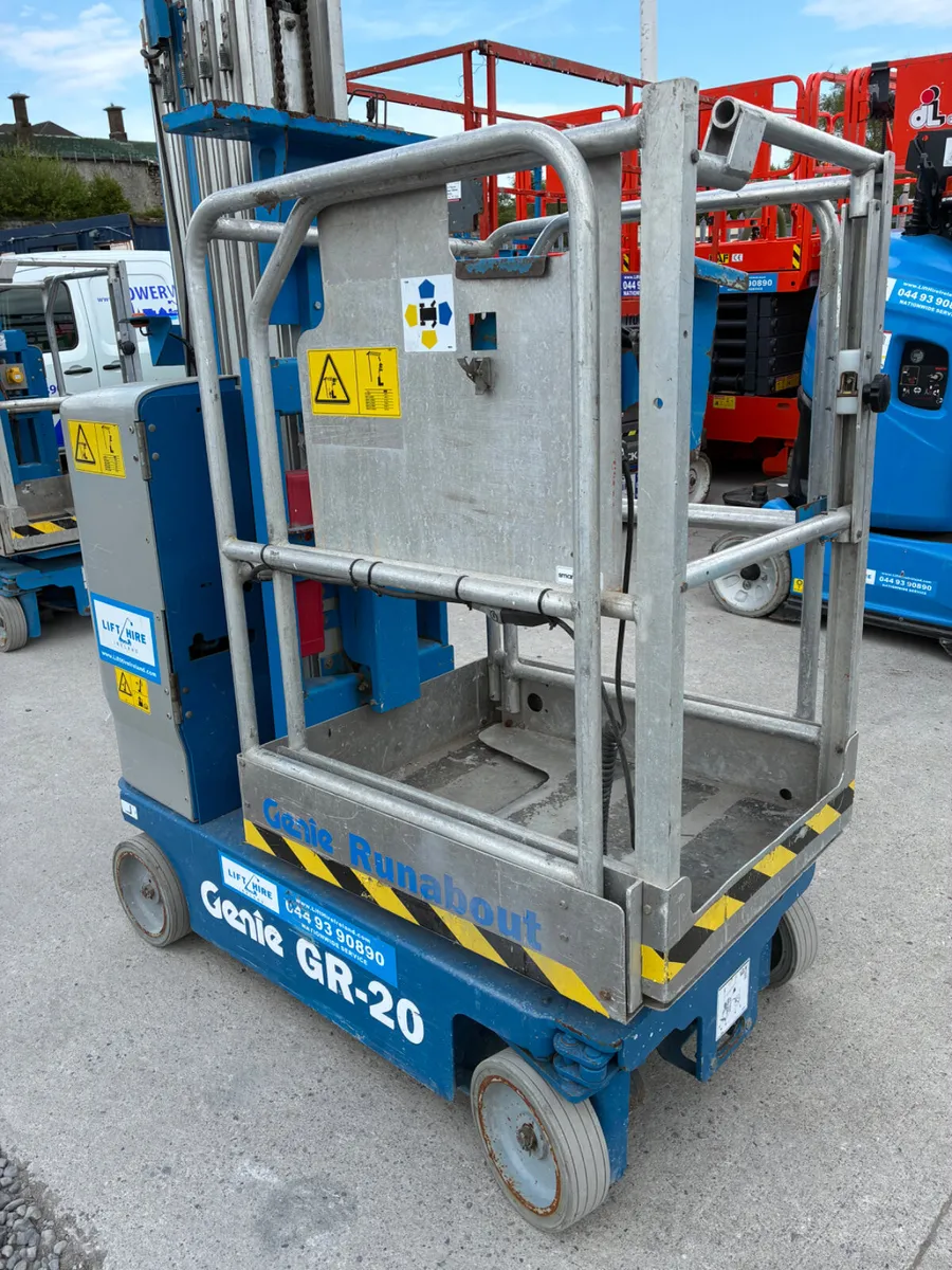 Genie GR 20 Scissor Lift - Image 1