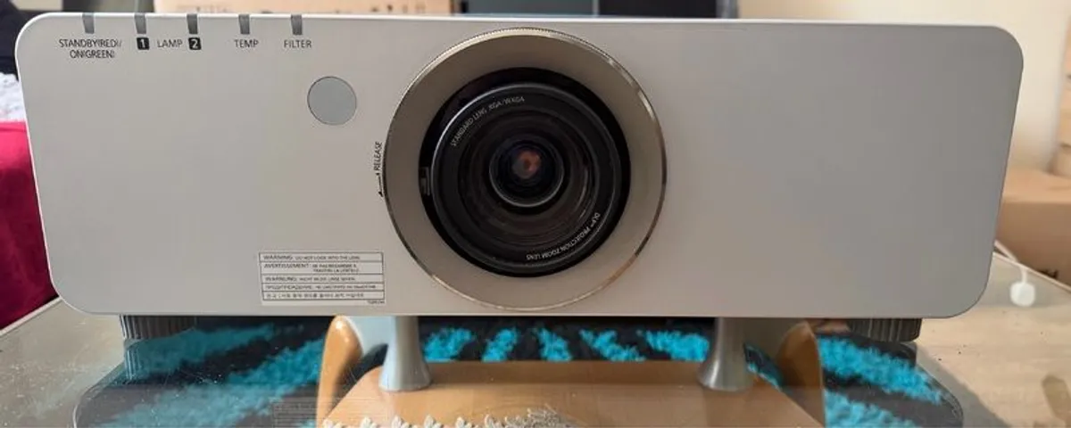 6000 Lumens Professional Projector  Daylight Ready - Image 2