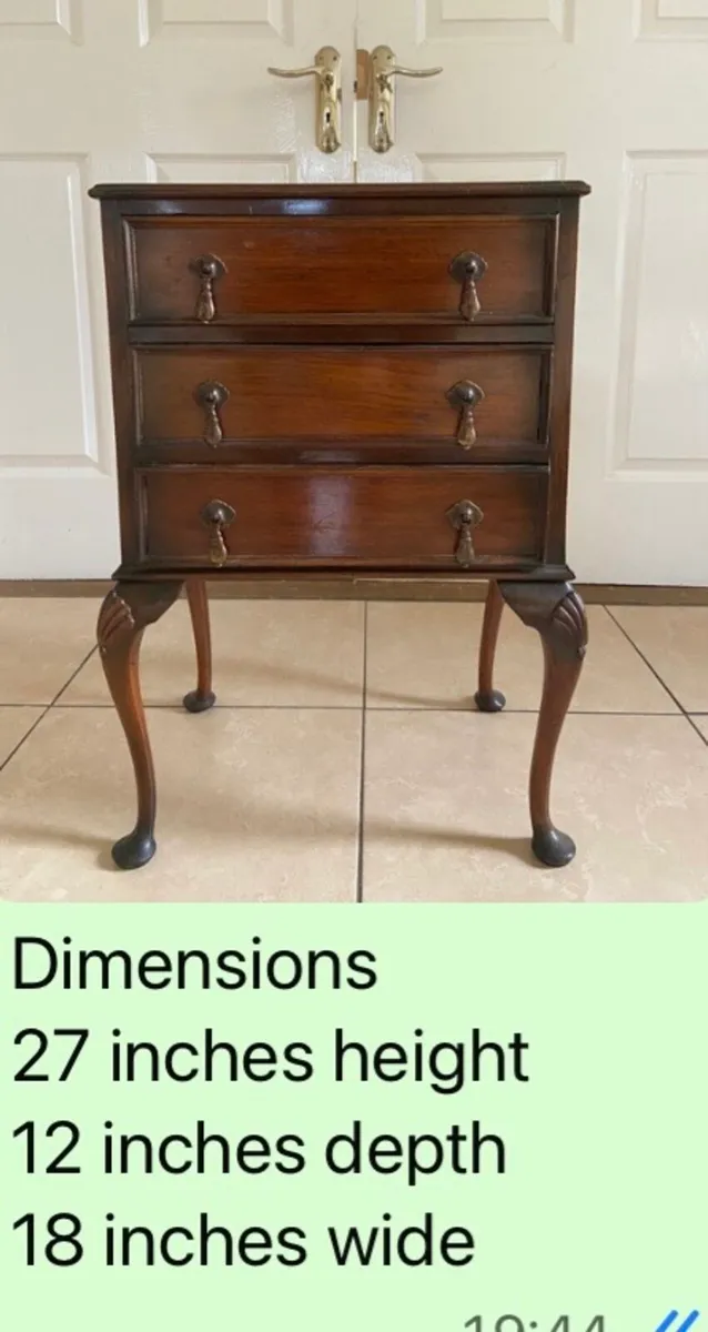 Antique low size three drawer dresser - Image 2