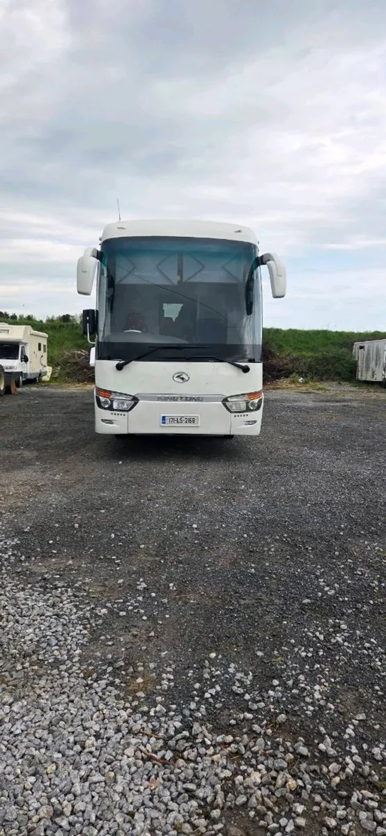 Bus - Image 1