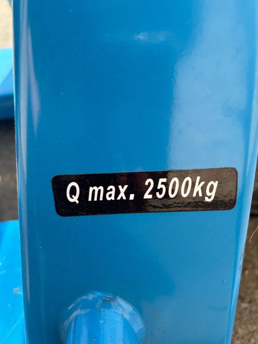 Pallet truck - Image 3