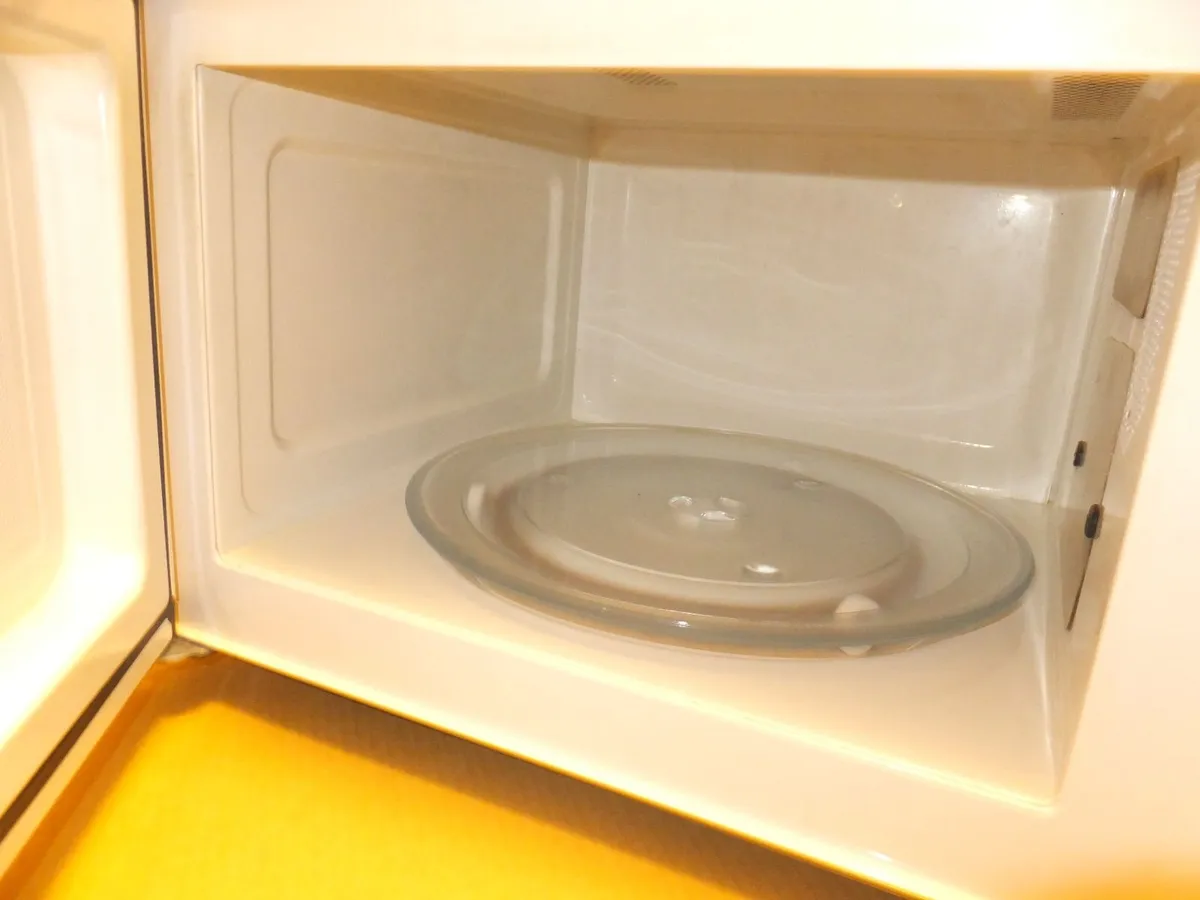 GoldStar Microwave - Image 4