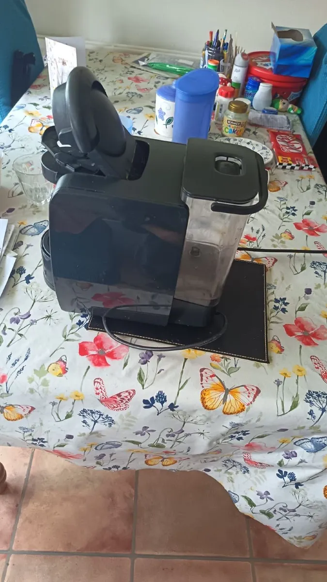 tassimo coffee machine and pod holder - Image 2