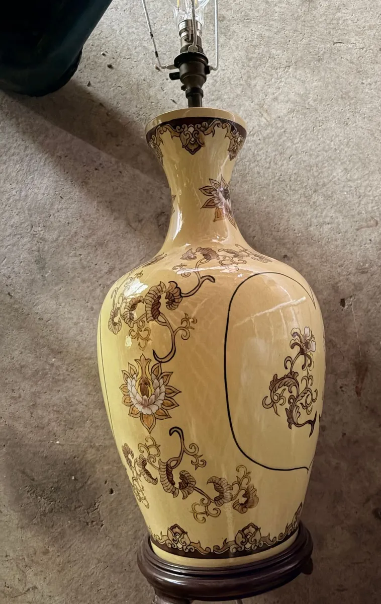Hand Painted Vintage Chinoiserie Style Lamp - Image 2