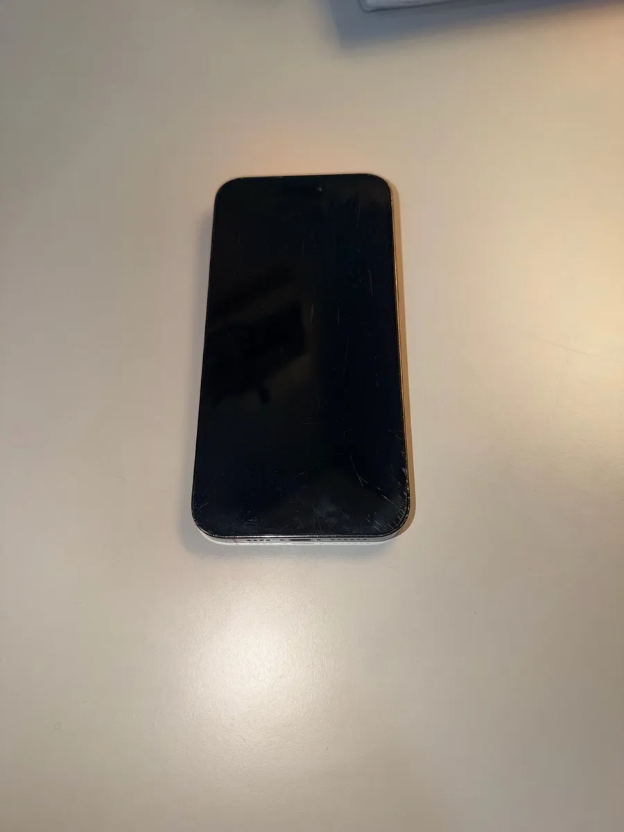 iPhone 14 Pro Max - Image 4