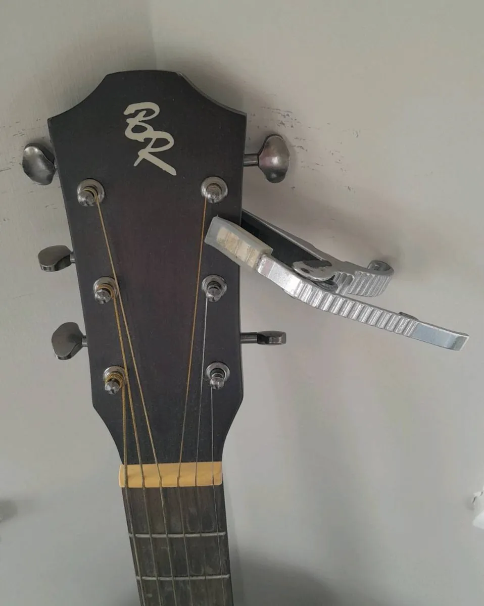 Guitar - Image 2
