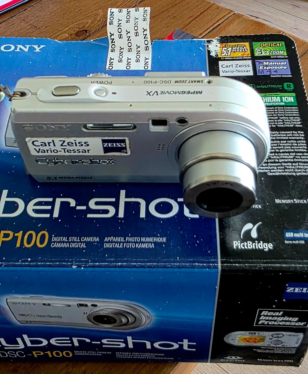 Sony Cyber shot camera - Image 2