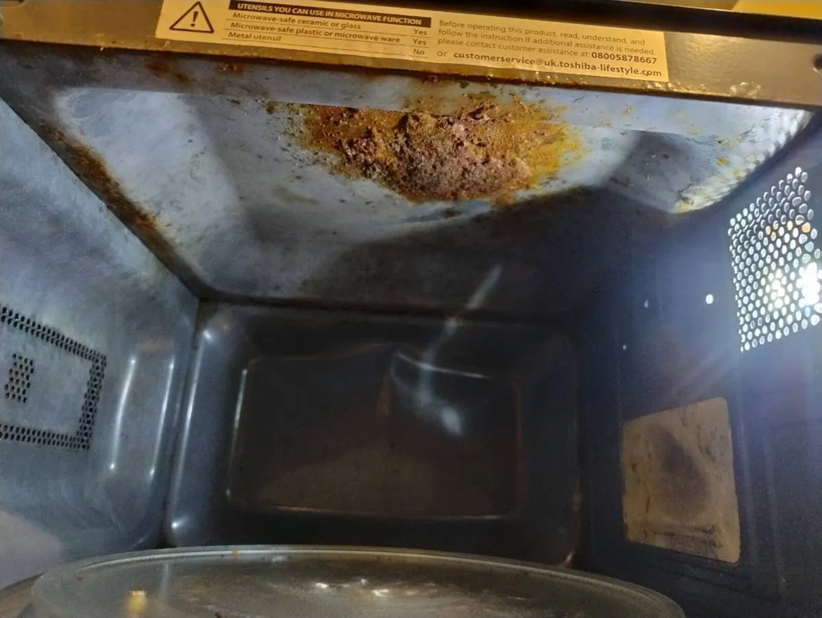 Toshiba Microwave Oven 20L MW2-AM20PF(BK) 800W - Image 4