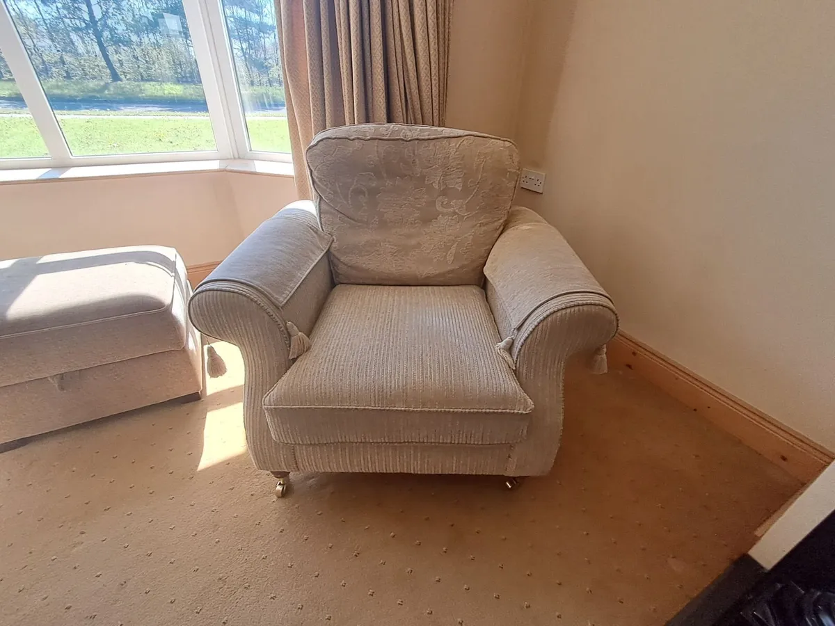 Suite of Furniture - Image 3