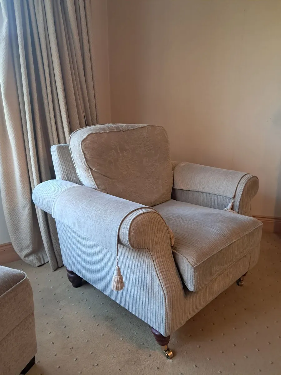 Suite of Furniture - Image 4