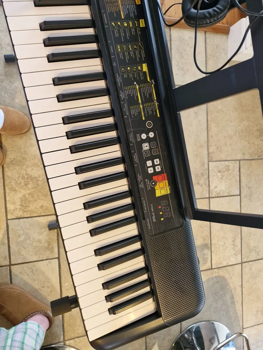 Yamaha keyboard - Image 4