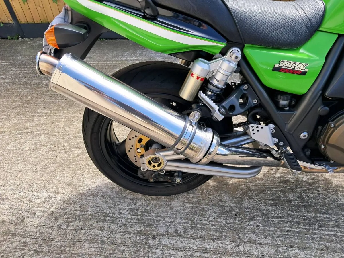 Kawasaki Zrx1200 R - Image 2