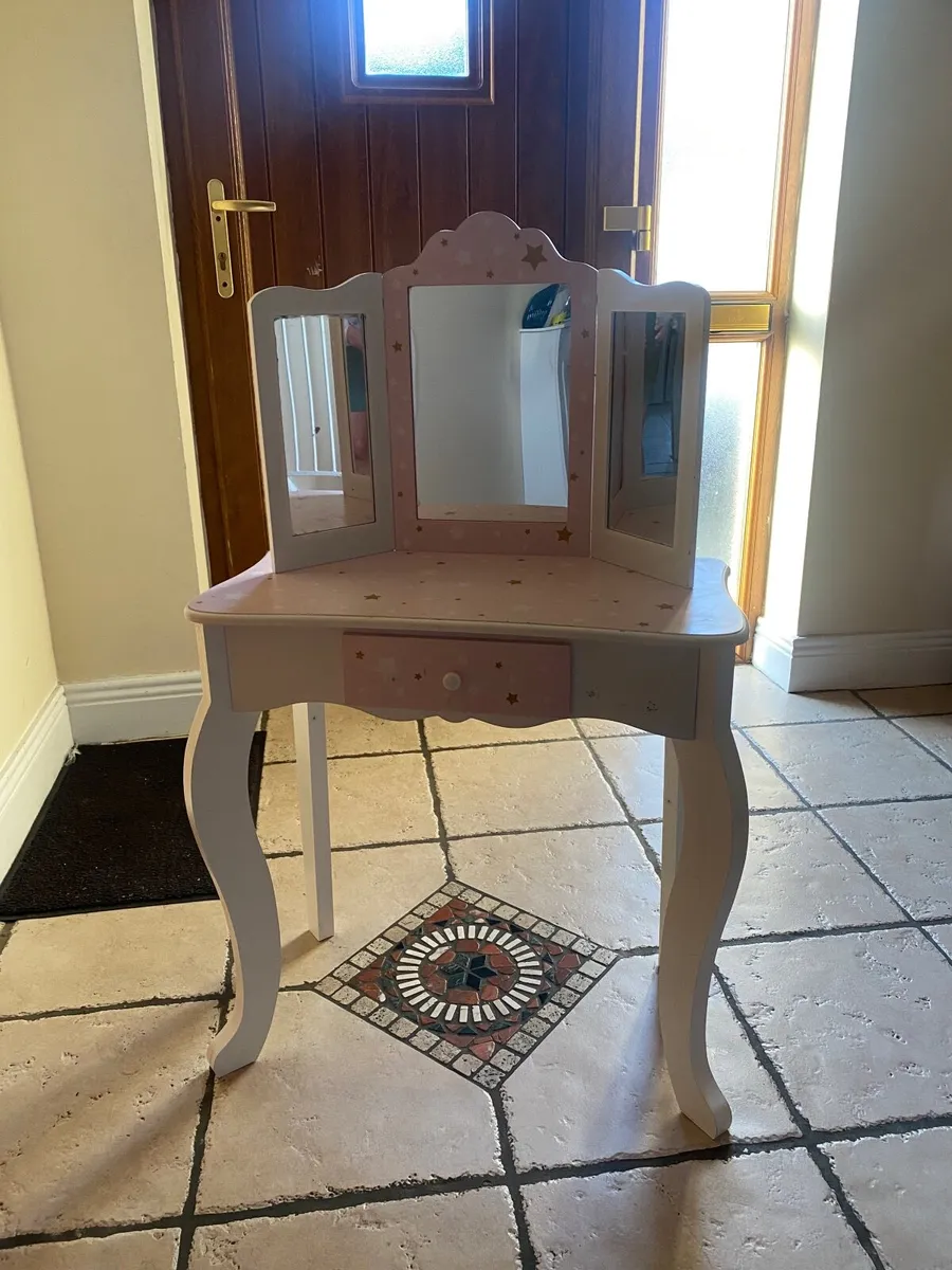 Children’s Dressing Table