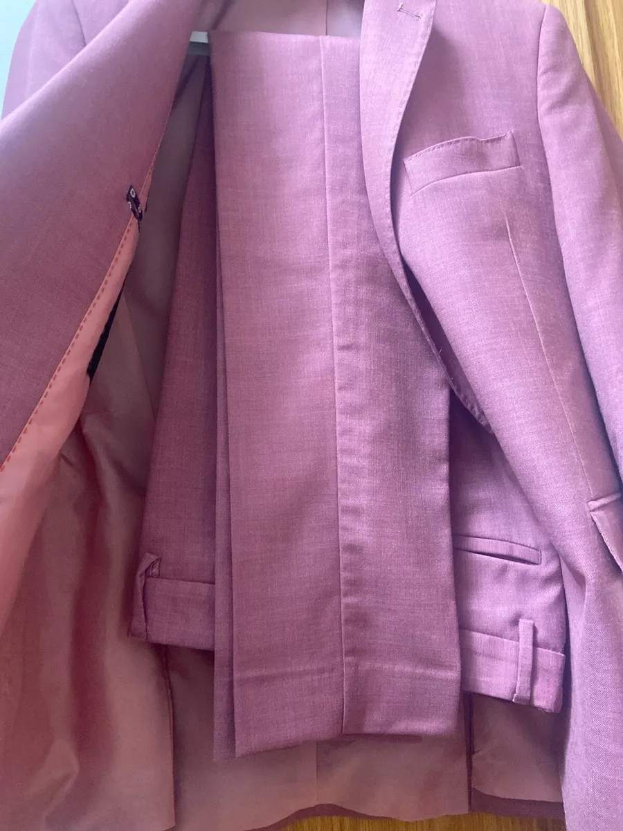Suit - Image 4