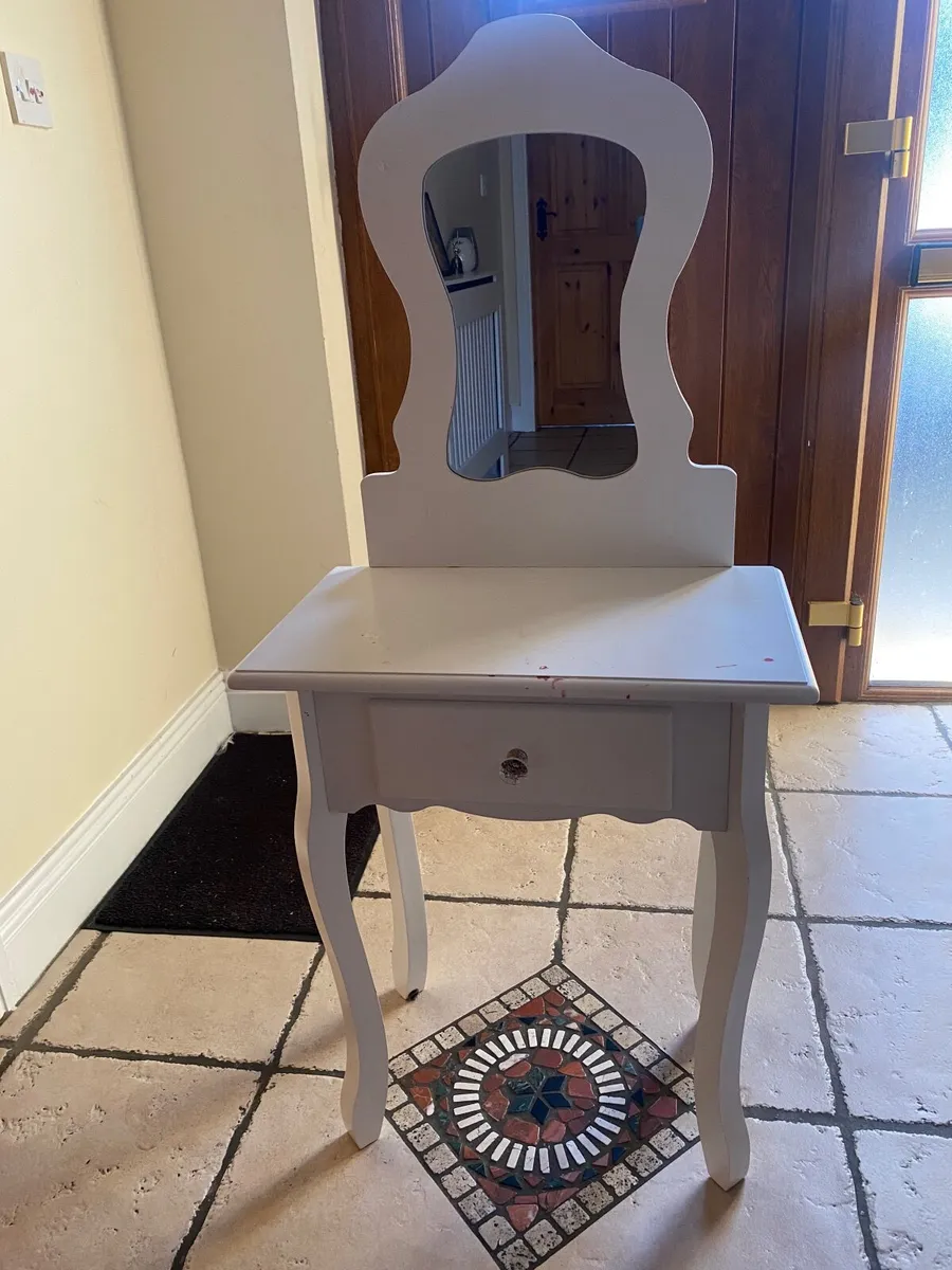 Children’s Dressing Table