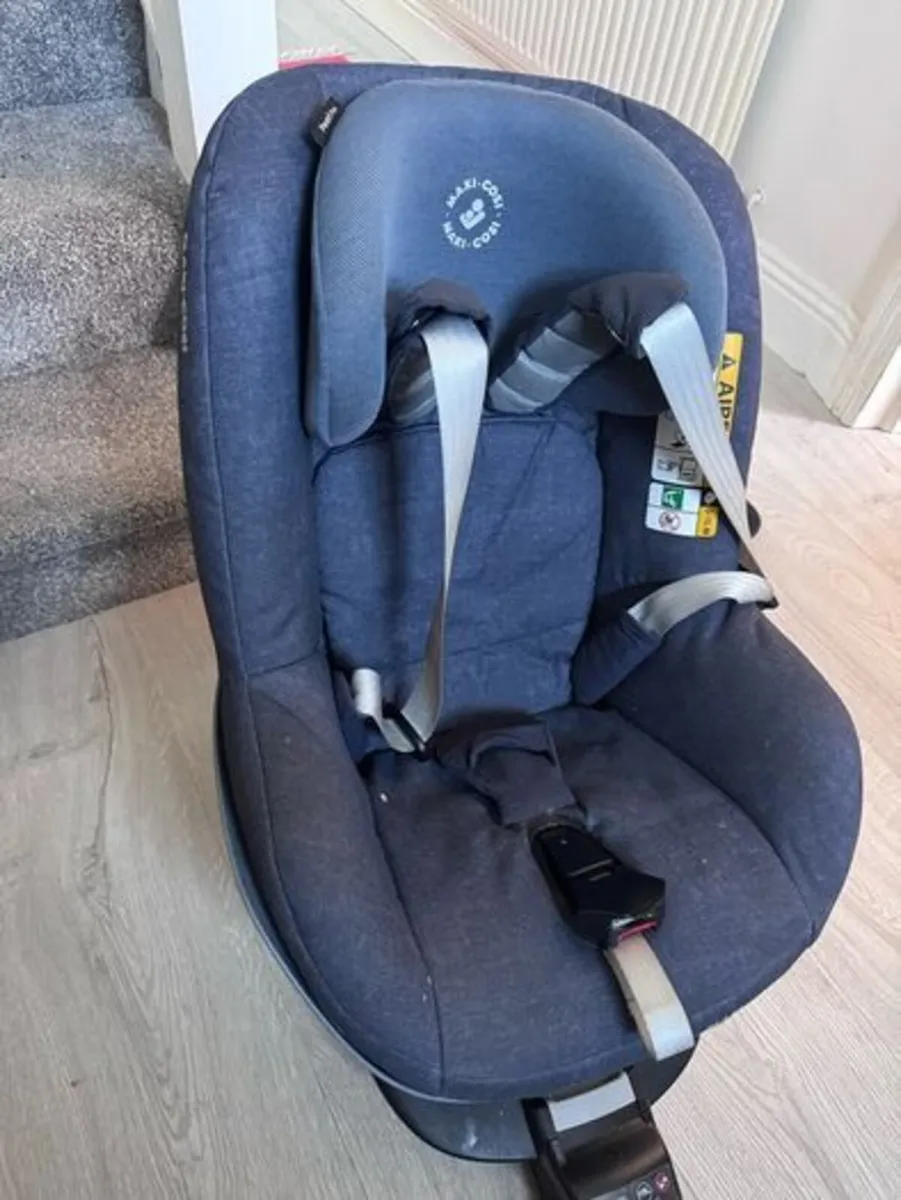Maxi-Cosi Toddler Isofix car seat - Image 1