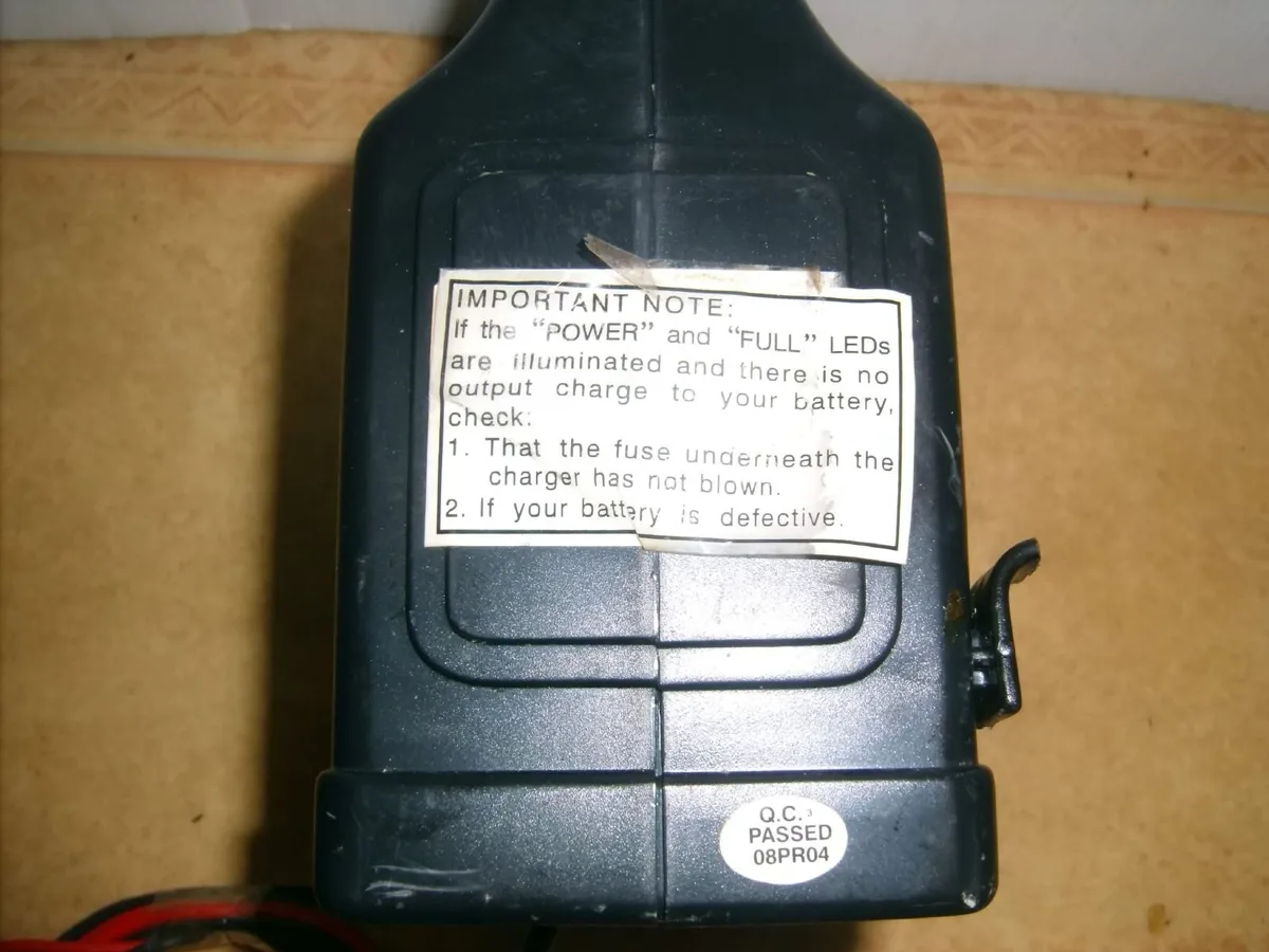 battery charger - Image 4