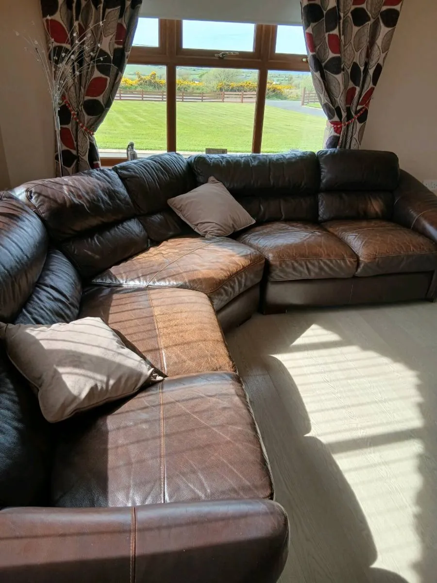 Corner Suite - Image 2