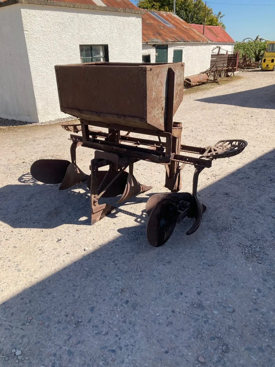 Ferguson potato planter - Image 2