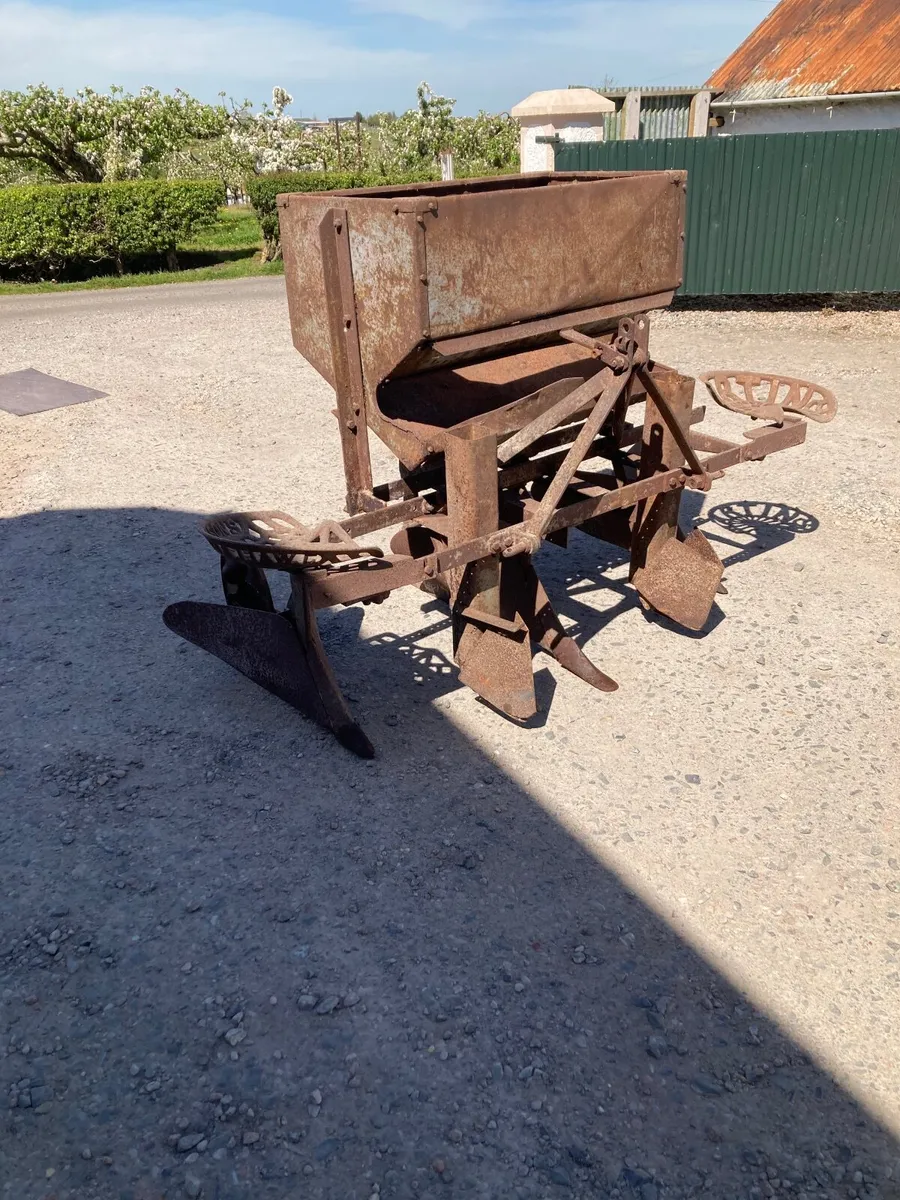 Ferguson potato planter - Image 1