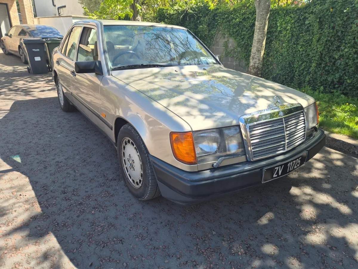 Mercedes-Benz E300 - 1989 - Image 2