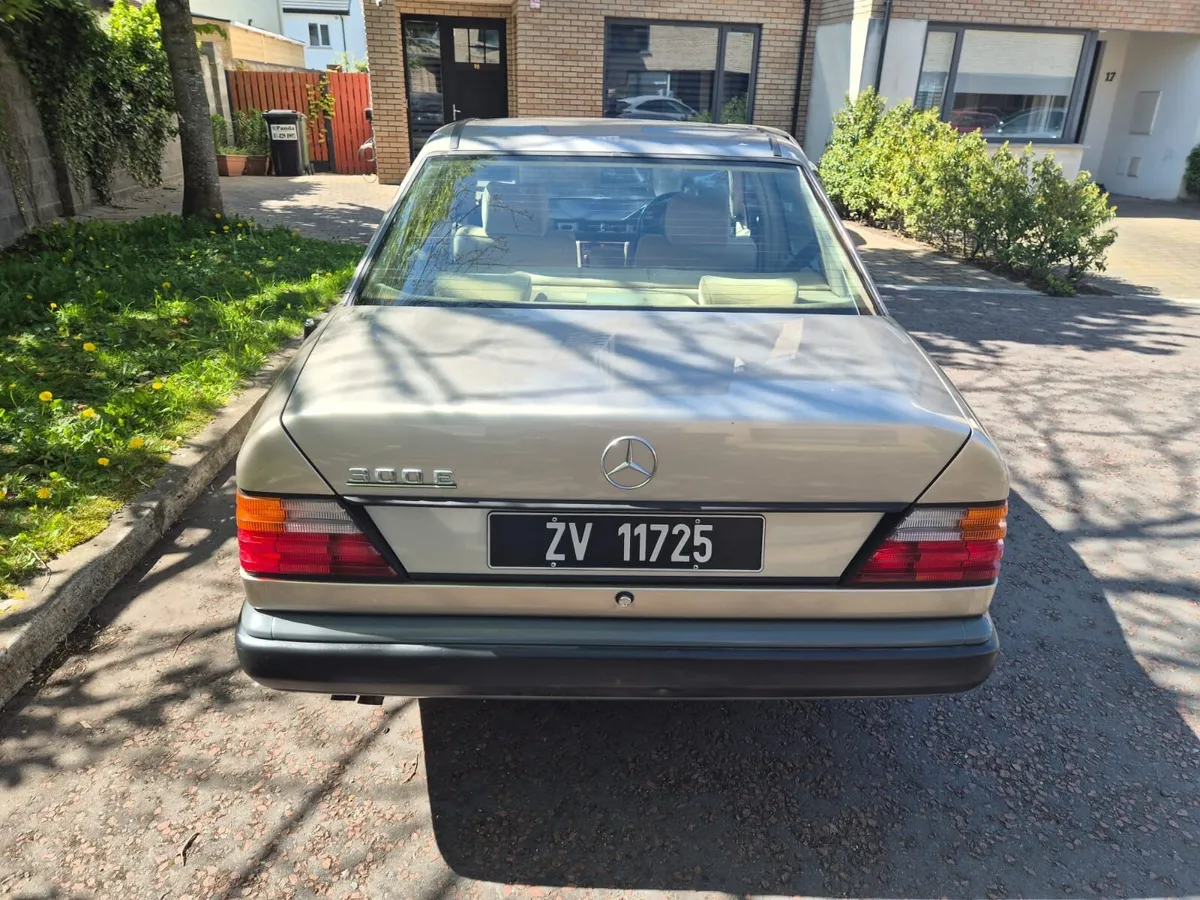 Mercedes-Benz E300 - 1989 - Image 3