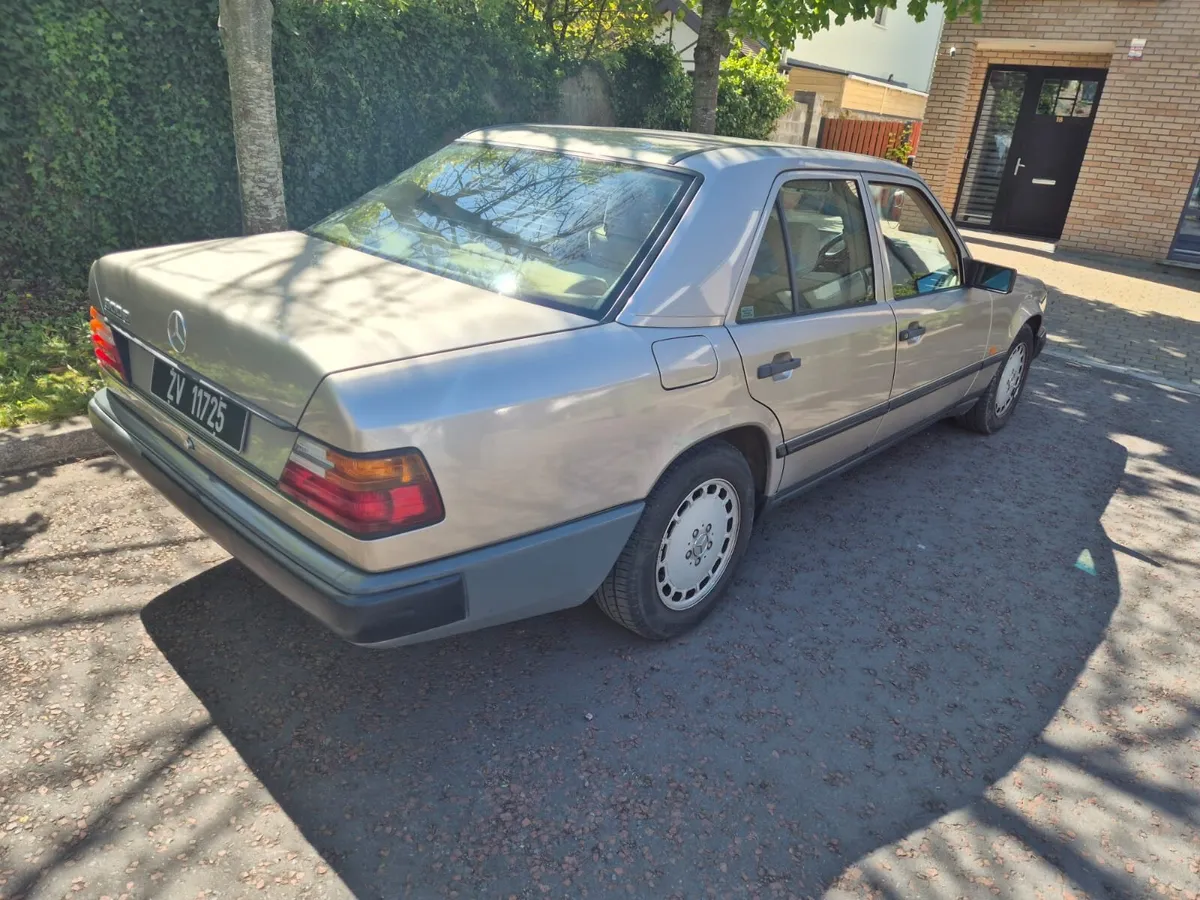 Mercedes-Benz E300 - 1989 - Image 4