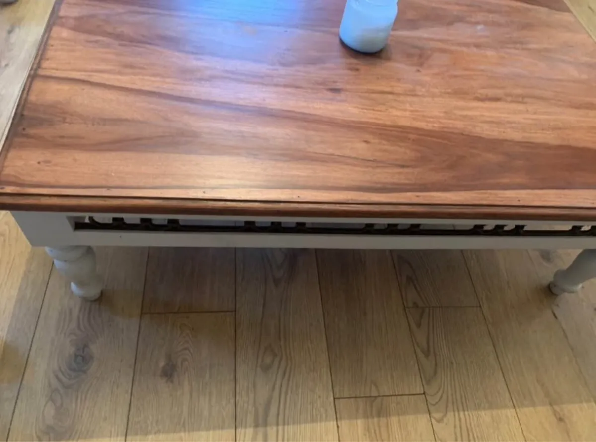 Coffee table and sofa - Image 3