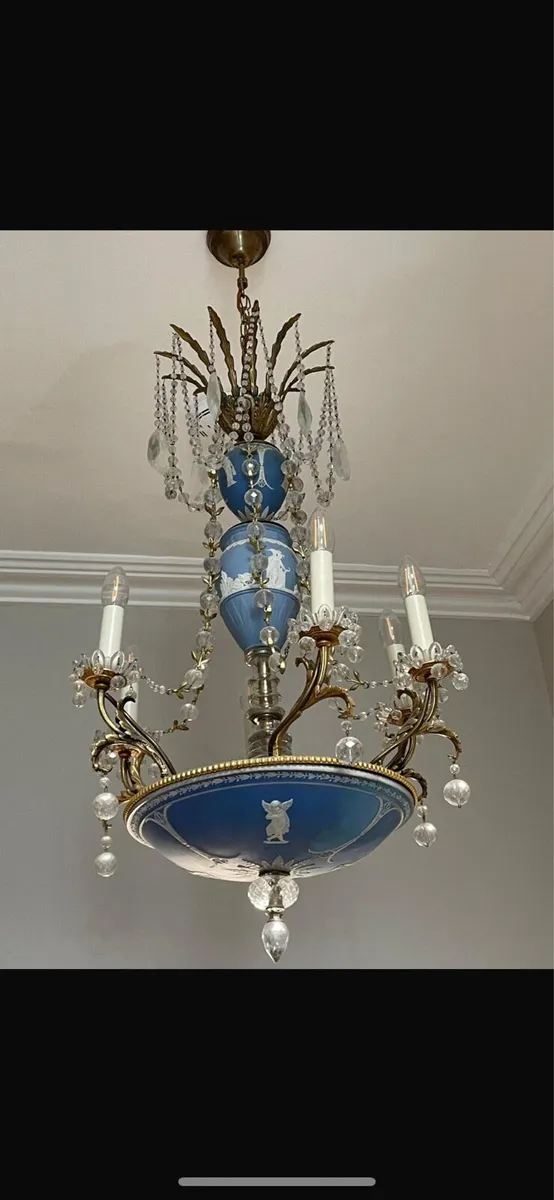 chandelier wedge wood