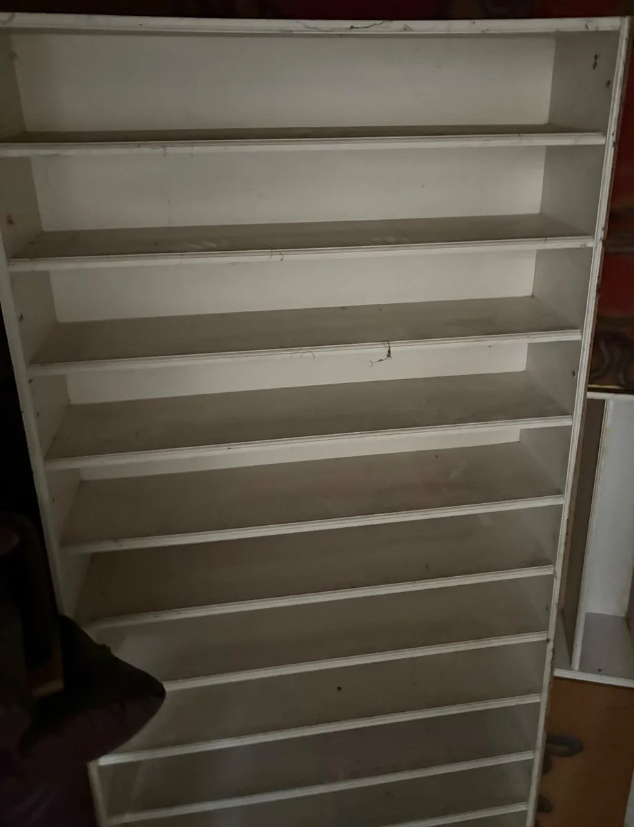 12 Sturdy collectors shelving units - Image 3