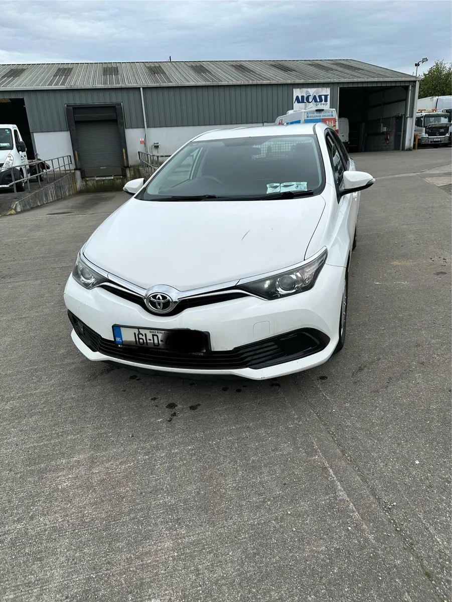 2016 Auris diesel Van - Image 1