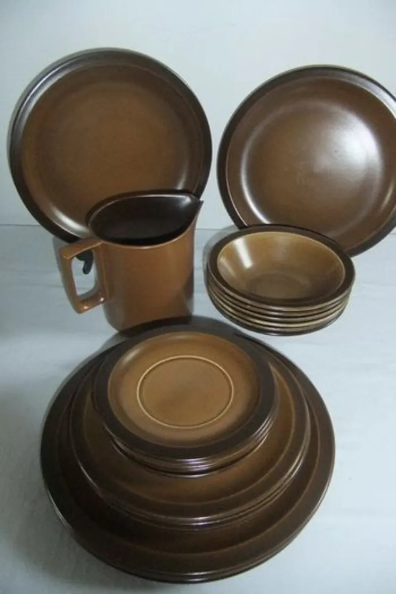 Celtic Ceramics, Ennis, Limerick Pattern 21 Pieces - Image 1