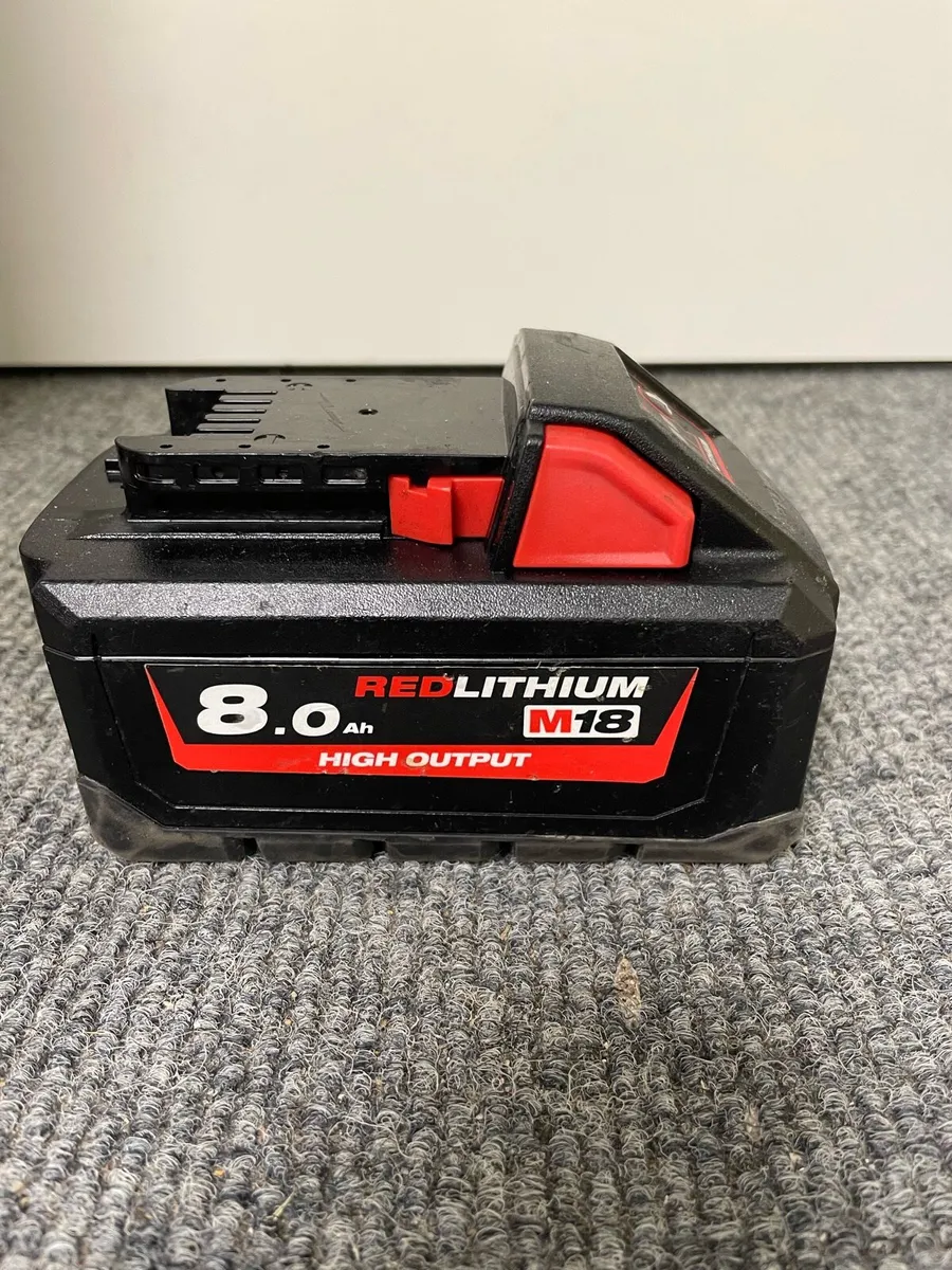 Milwaukee M18 8AH battery - Image 1