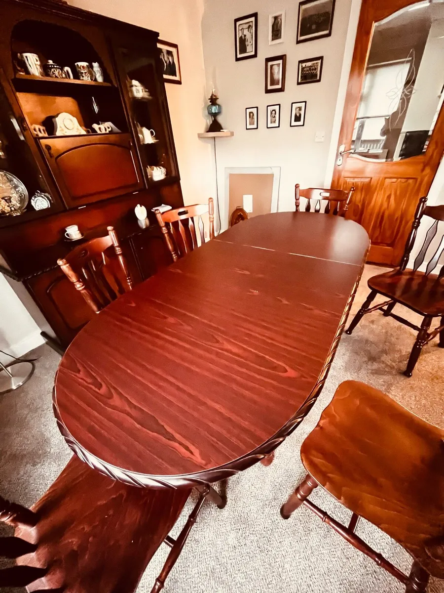 Table & Chairs - Image 2