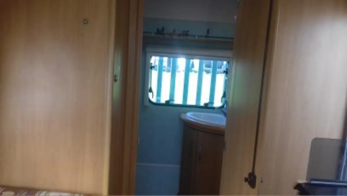 Bailey Ranger 6 Berth caravan 2009 plus xtras - Image 4