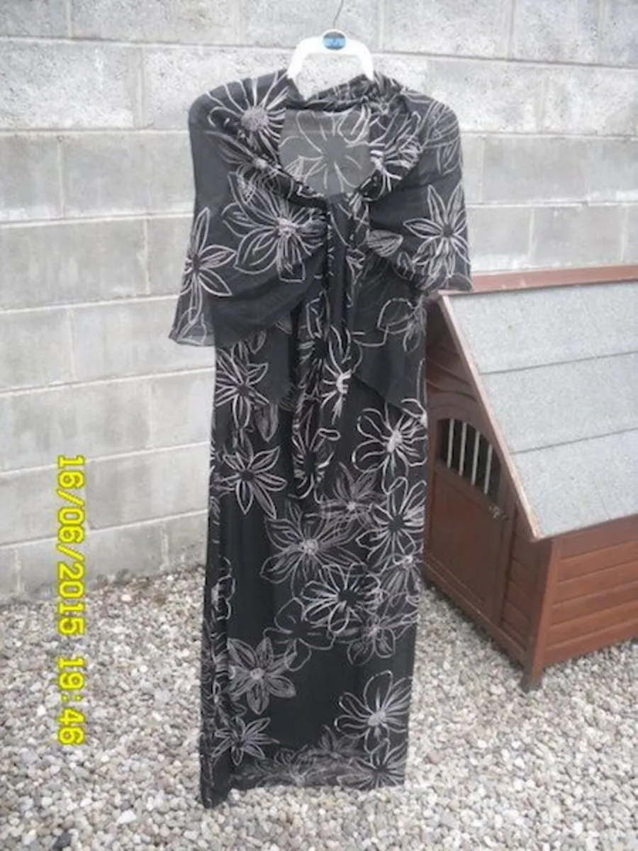 BRAND NEW LadyH Designer Dress with Matching Shawl - Image 3