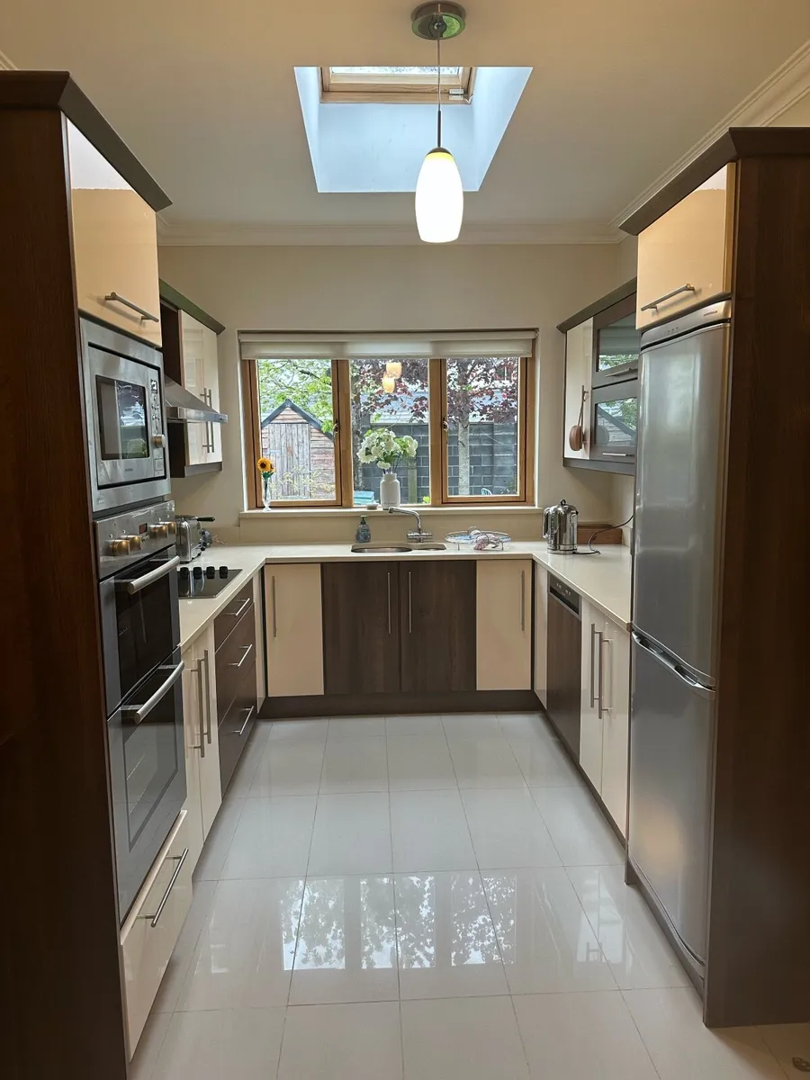 Full Kitchen - Image 1