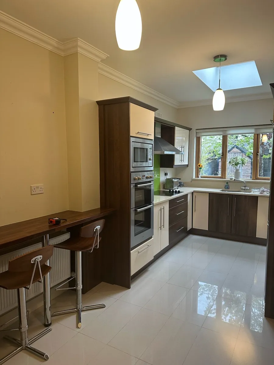 Full Kitchen - Image 2