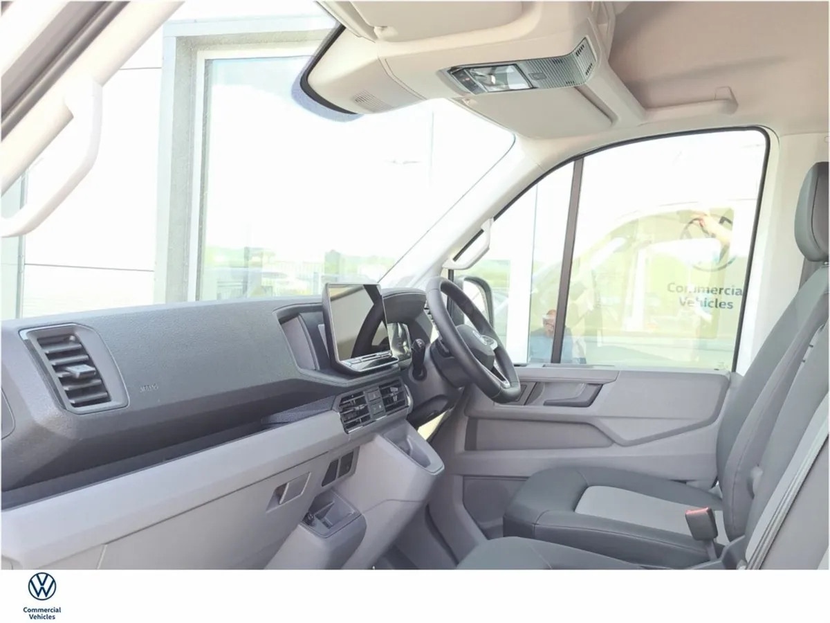 Volkswagen Crafter Highline MWB 177bhp 4Motion - Image 3