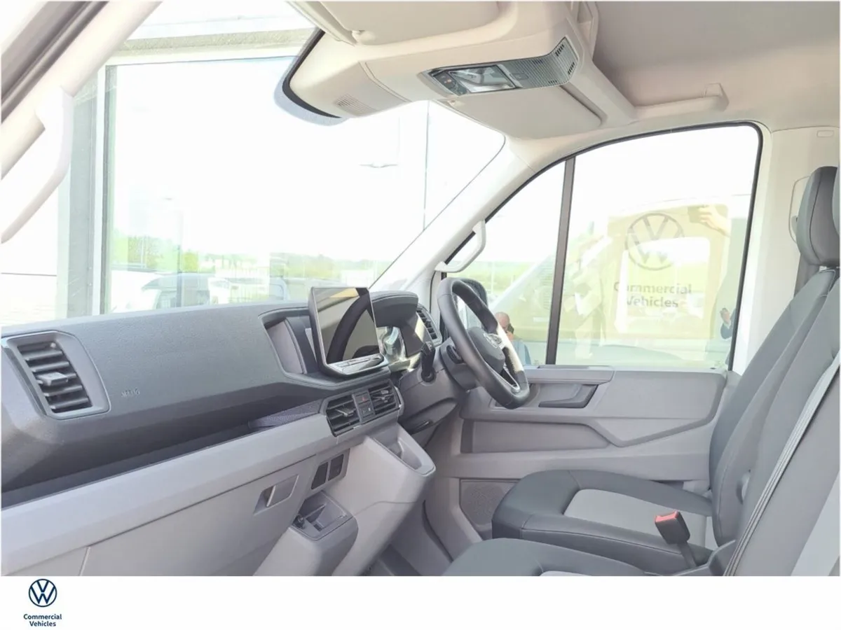 Volkswagen Crafter Highline MWB 177bhp 4Motion - Image 4