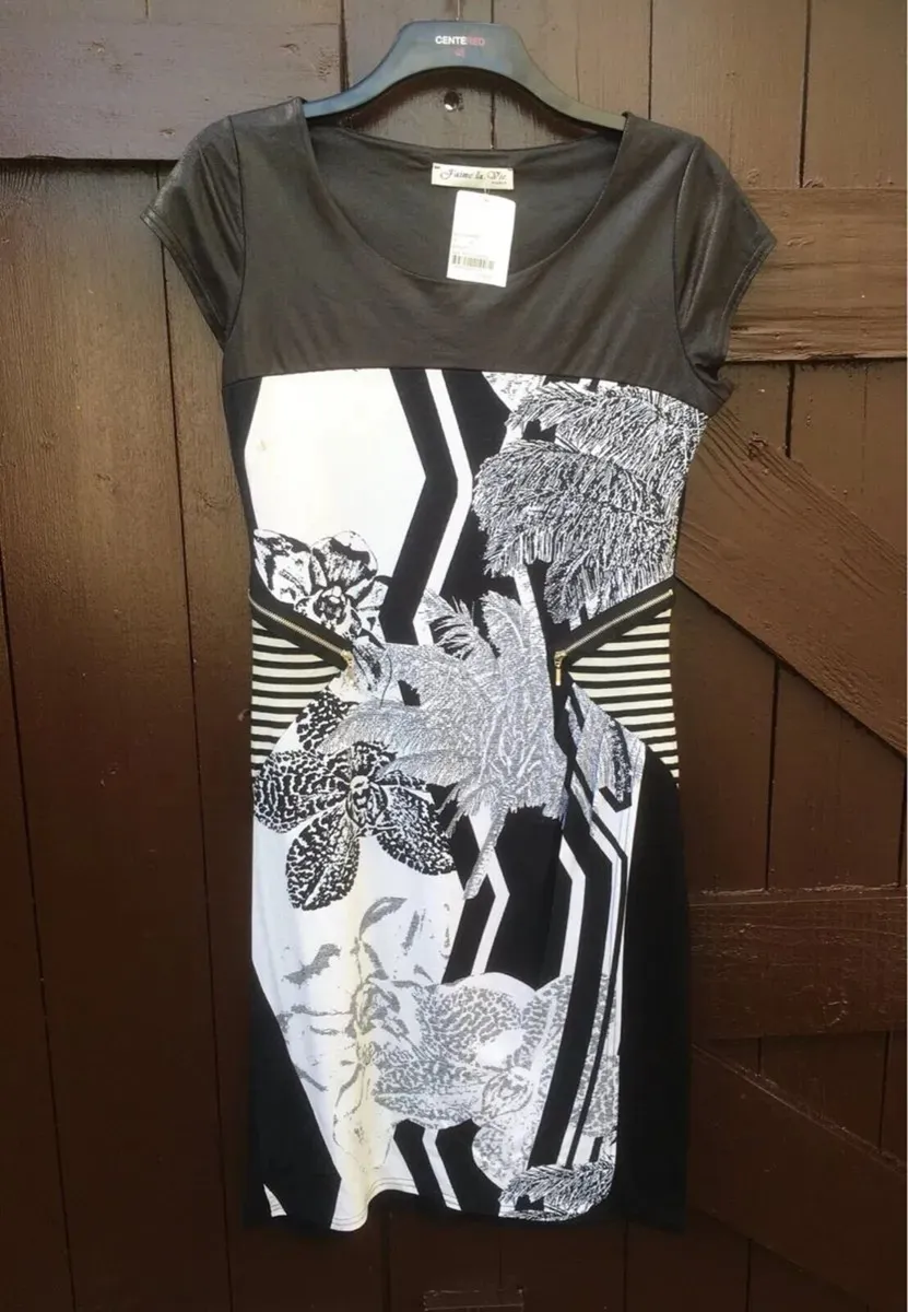 BRAND NEW J'Aime LA Vie Dress, Size 16 - Image 3
