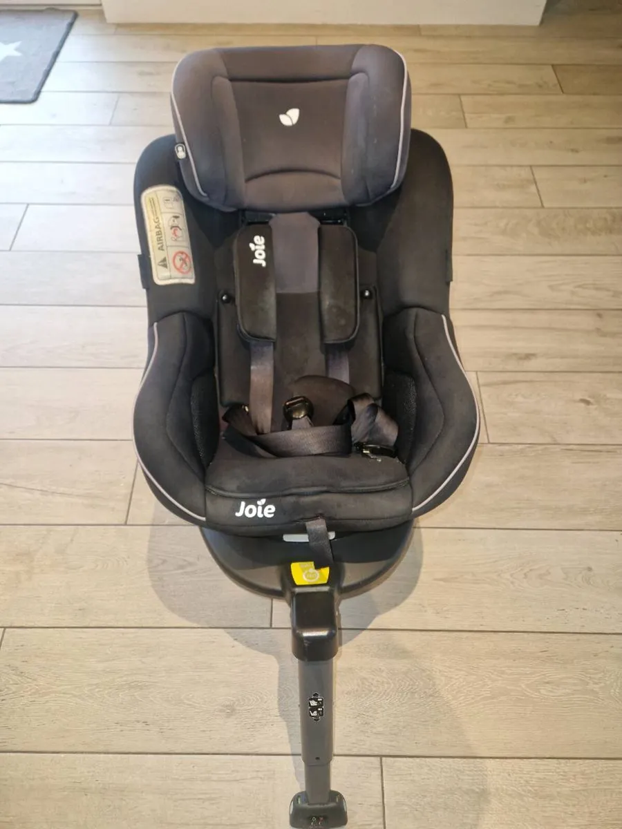 Joie 360 swivel car seat - Image 1
