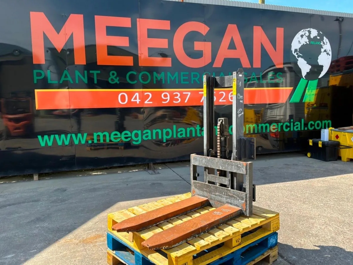 COMPACT FORKLIFT HYDRAULIC MAST..........1593d. - Image 1