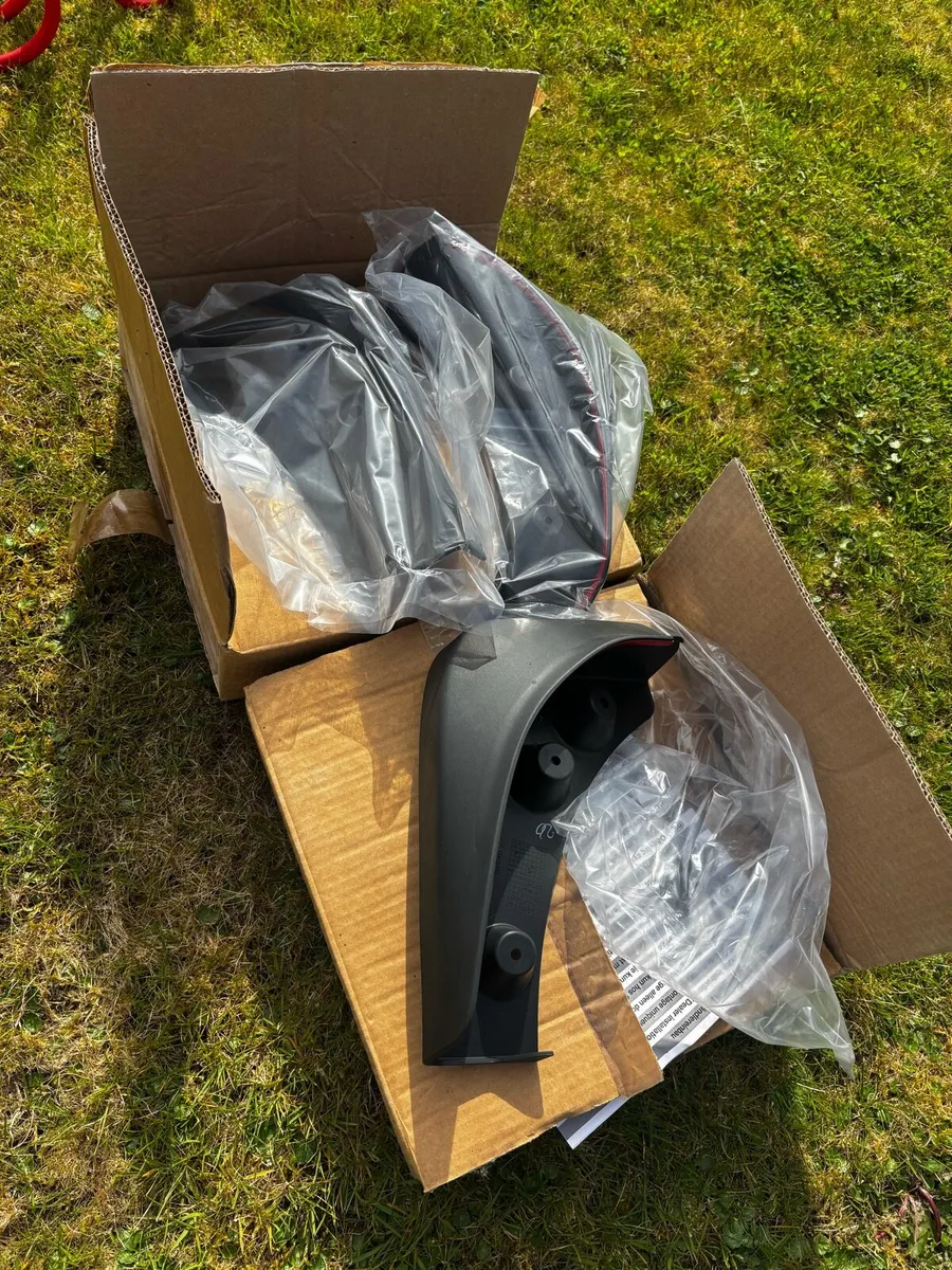 Full set of mud flaps - Image 1
