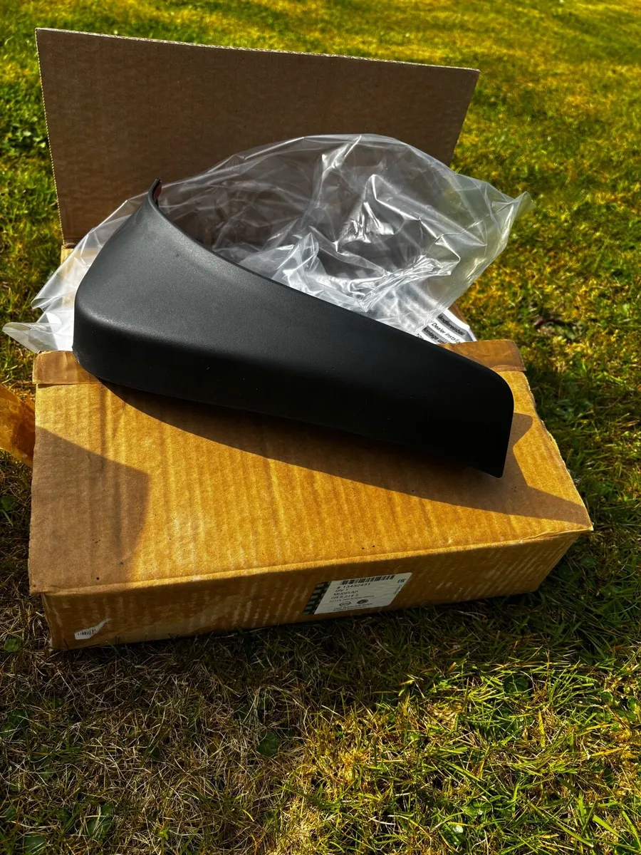 Full set of mud flaps - Image 2