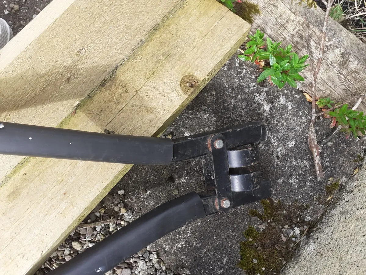 Bicycle carrier for hitch - Image 3