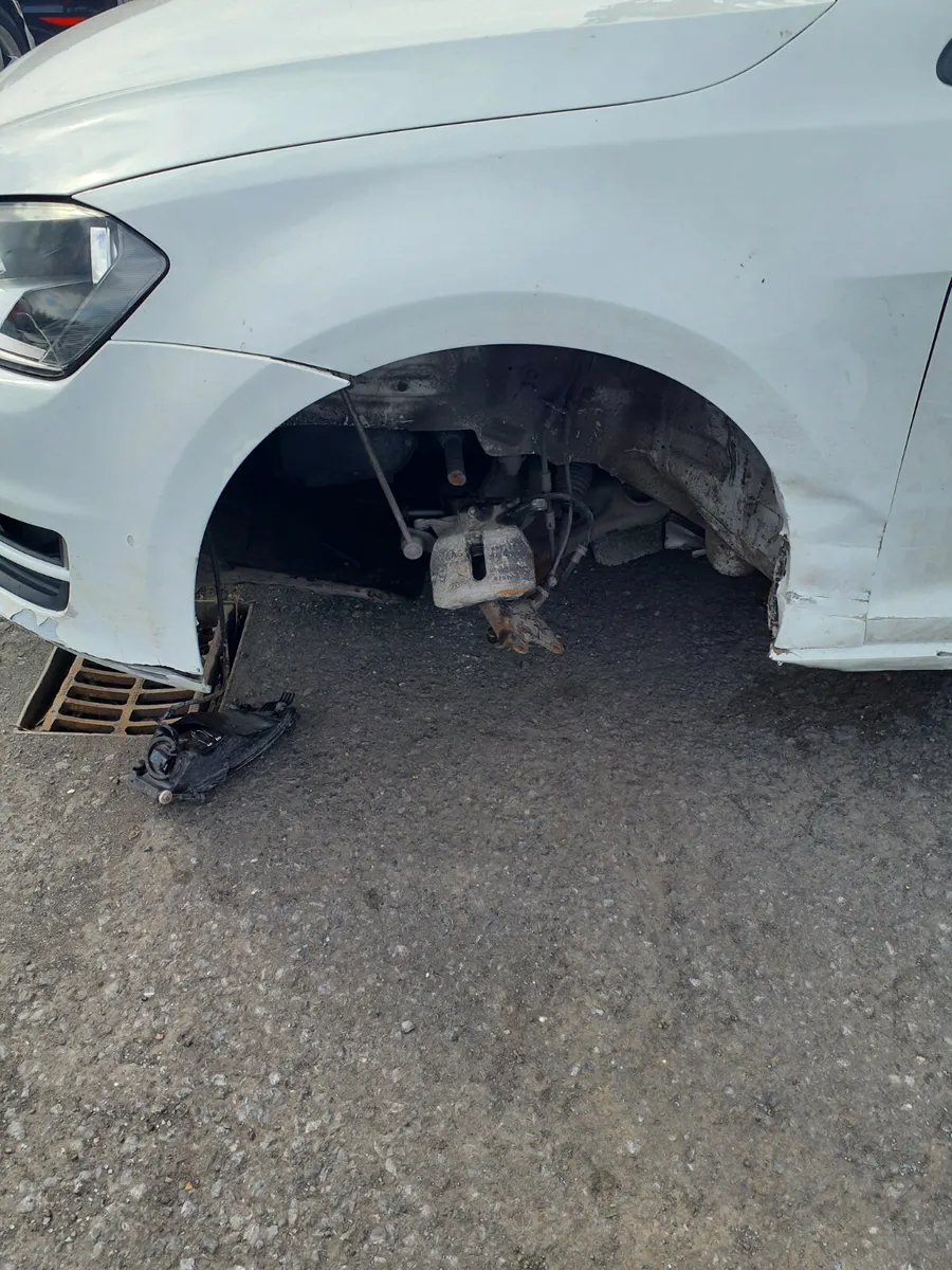 VW Golf 1.6 TDI highline 2015 - Image 4