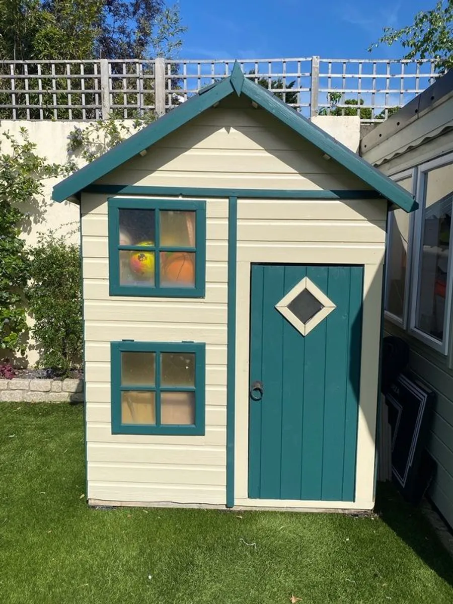 Kids play house - Image 1