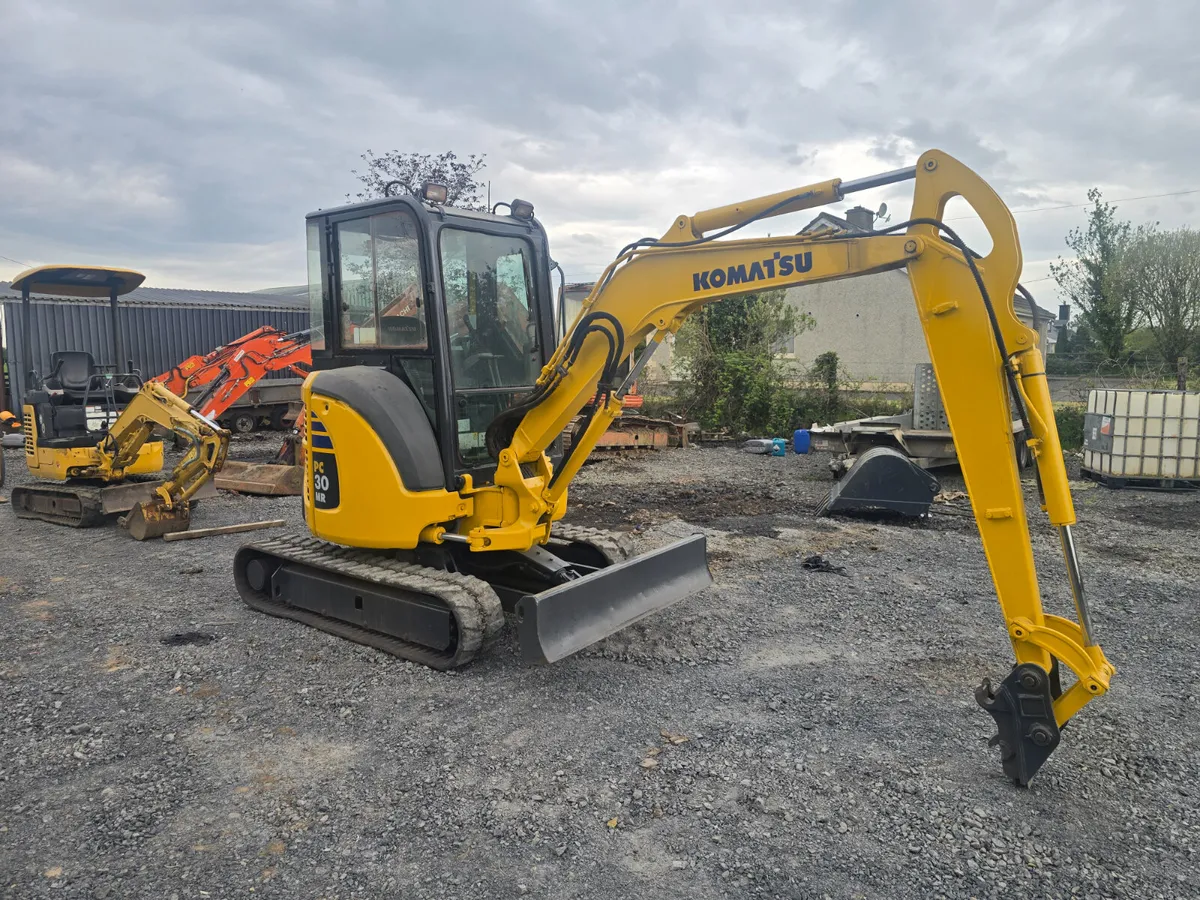 KOMATSU PC30 - Image 3
